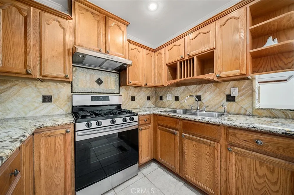 25792 Via Lomas #77 Laguna Hills, CA 92653