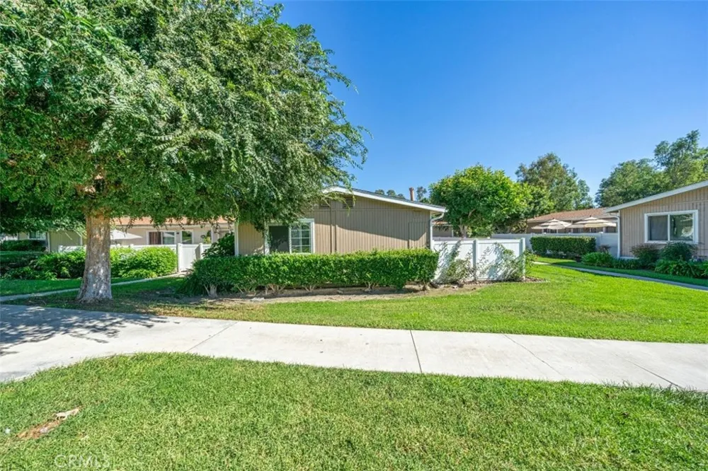 25792 Via Lomas #77 Laguna Hills, CA 92653