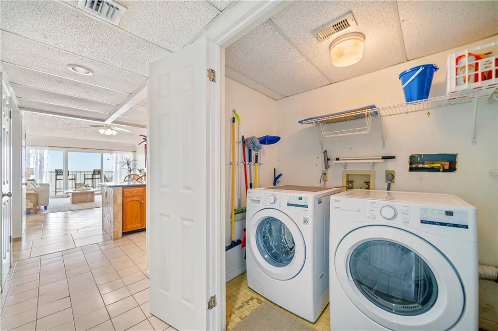 202 Reef Avenue #506 Corpus Christi, TX 78402