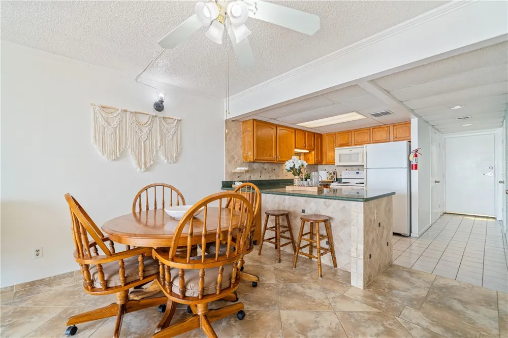202 Reef Avenue #506 Corpus Christi, TX 78402