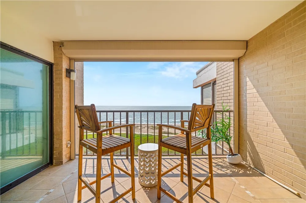 202 Reef Avenue #506 Corpus Christi, TX 78402
