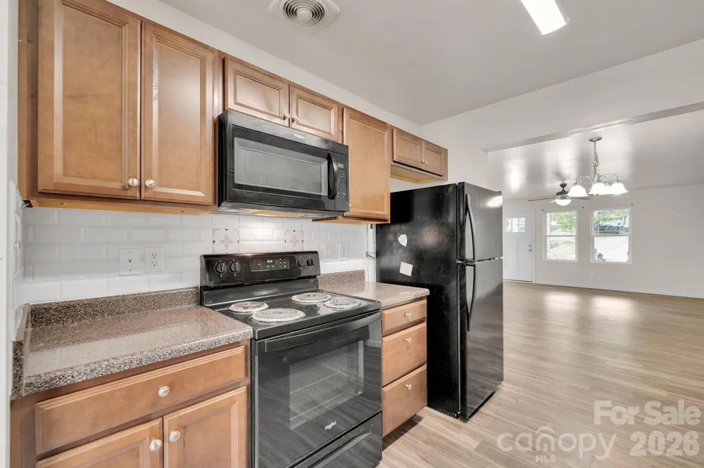 372 E Mills Avenue Mooresville, NC 28115