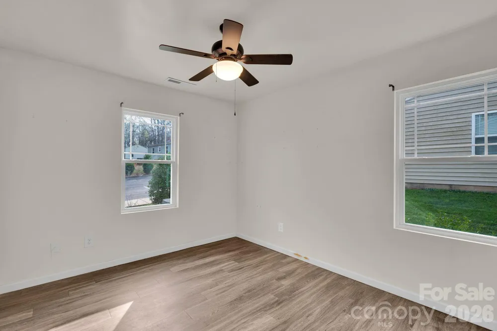 372 E Mills Avenue Mooresville, NC 28115