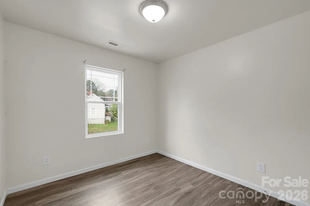 372 E Mills Avenue Mooresville, NC 28115
