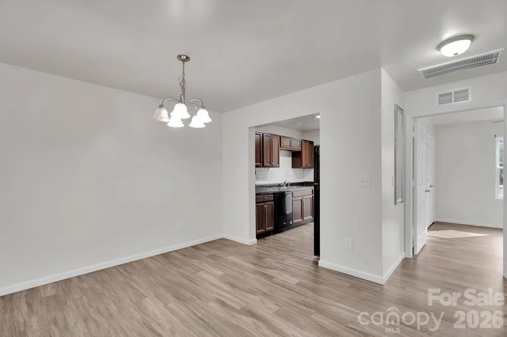 372 E Mills Avenue Mooresville, NC 28115