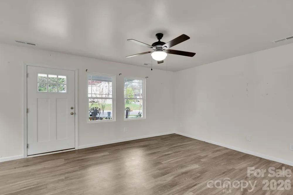 372 E Mills Avenue Mooresville, NC 28115
