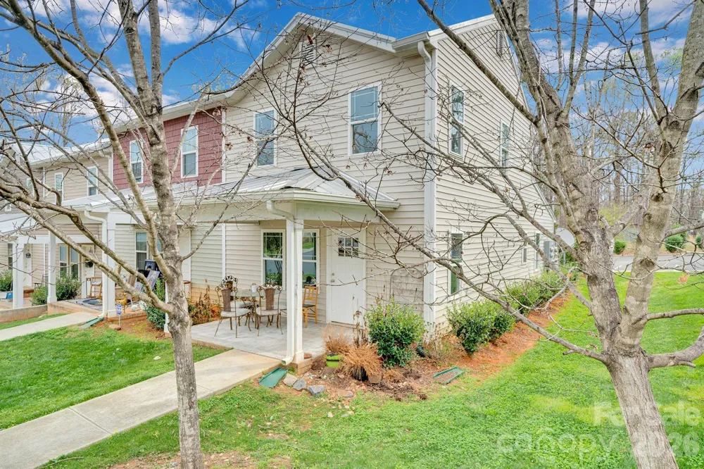 372 E Mills Avenue Mooresville, NC 28115