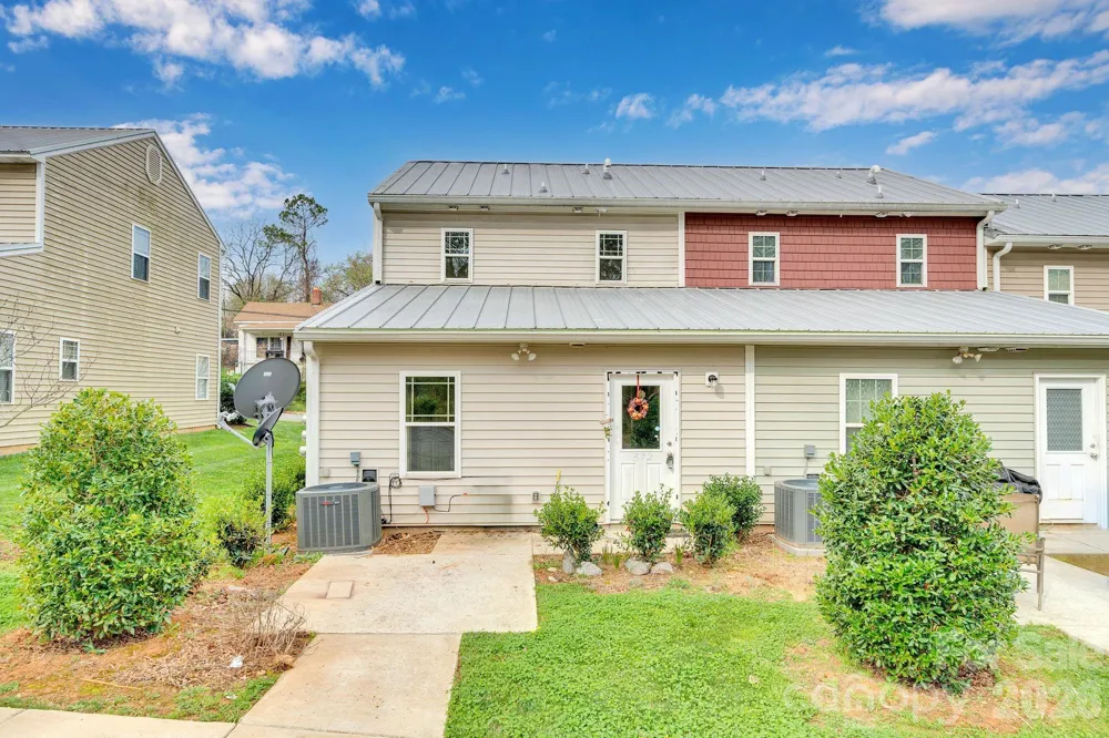 372 E Mills Avenue Mooresville, NC 28115