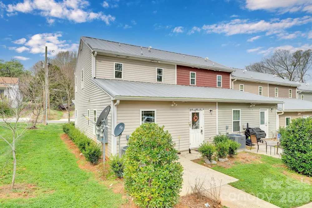 372 E Mills Avenue Mooresville, NC 28115