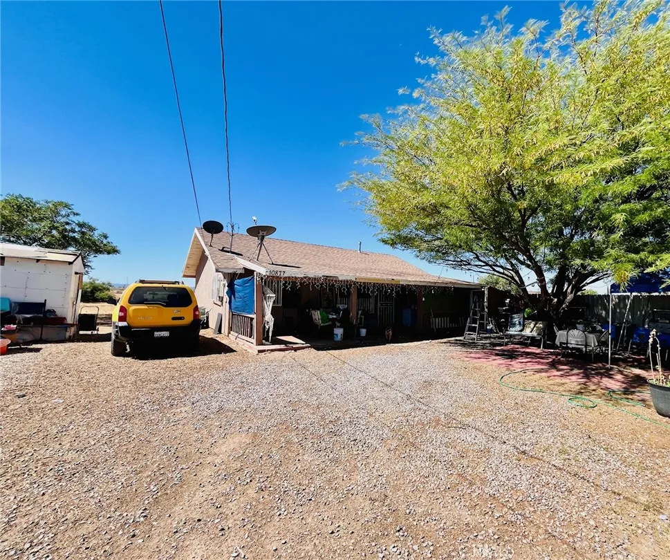10877 Chamberlaine Way Adelanto, CA 92301