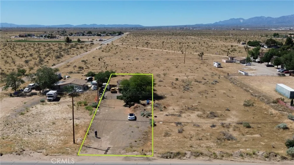 10877 Chamberlaine Way Adelanto, CA 92301