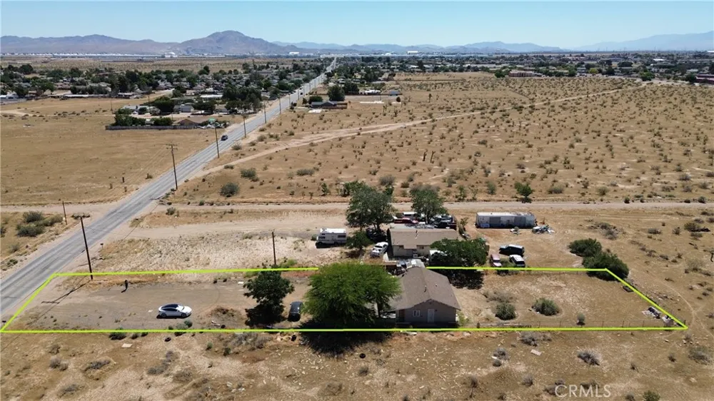 10877 Chamberlaine Way Adelanto, CA 92301