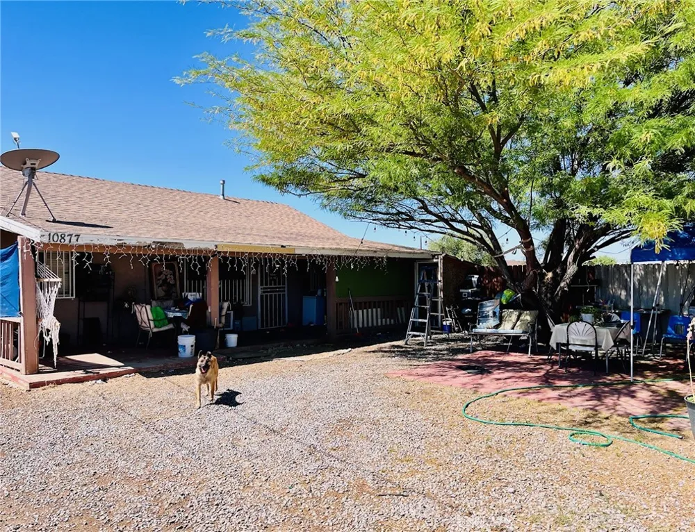 10877 Chamberlaine Way Adelanto, CA 92301