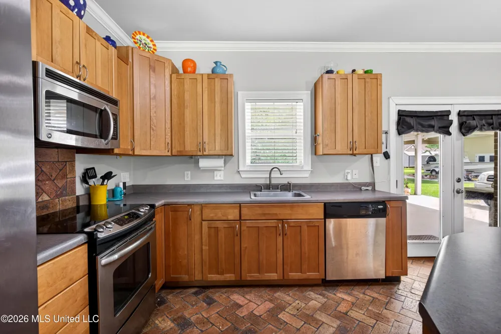 1200 Taranto Street Waveland, MS 39576