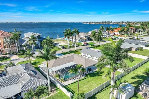 355 Bayshore Dr