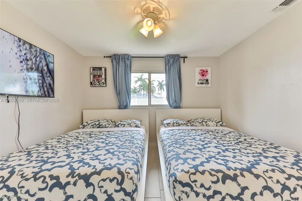 355 Bayshore Dr Cape Coral, FL 33904