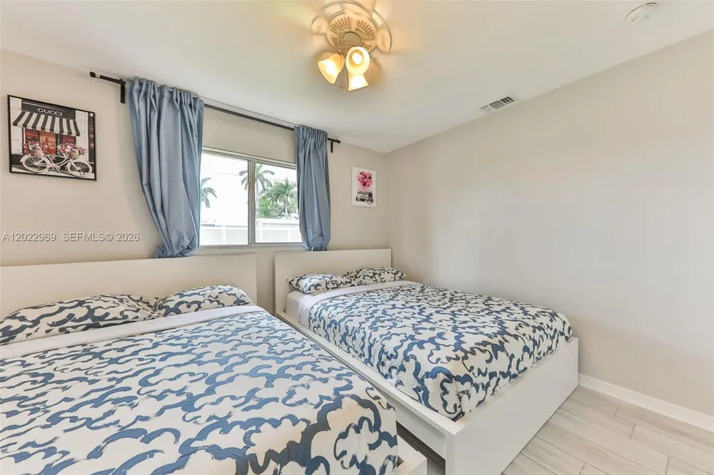 355 Bayshore Dr Cape Coral, FL 33904