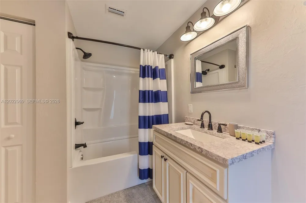 355 Bayshore Dr Cape Coral, FL 33904