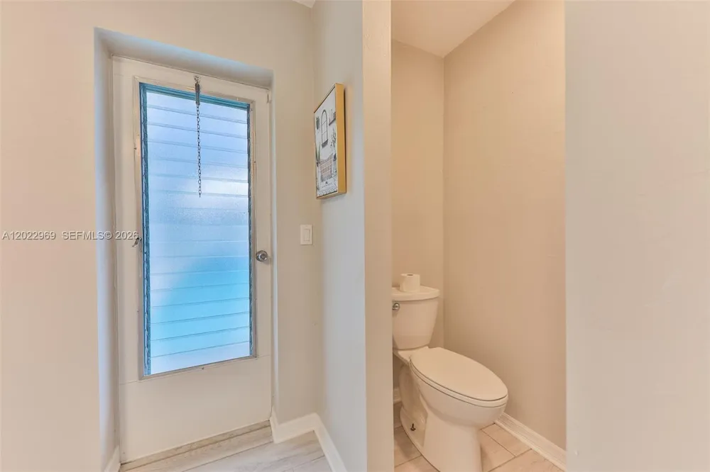 355 Bayshore Dr Cape Coral, FL 33904