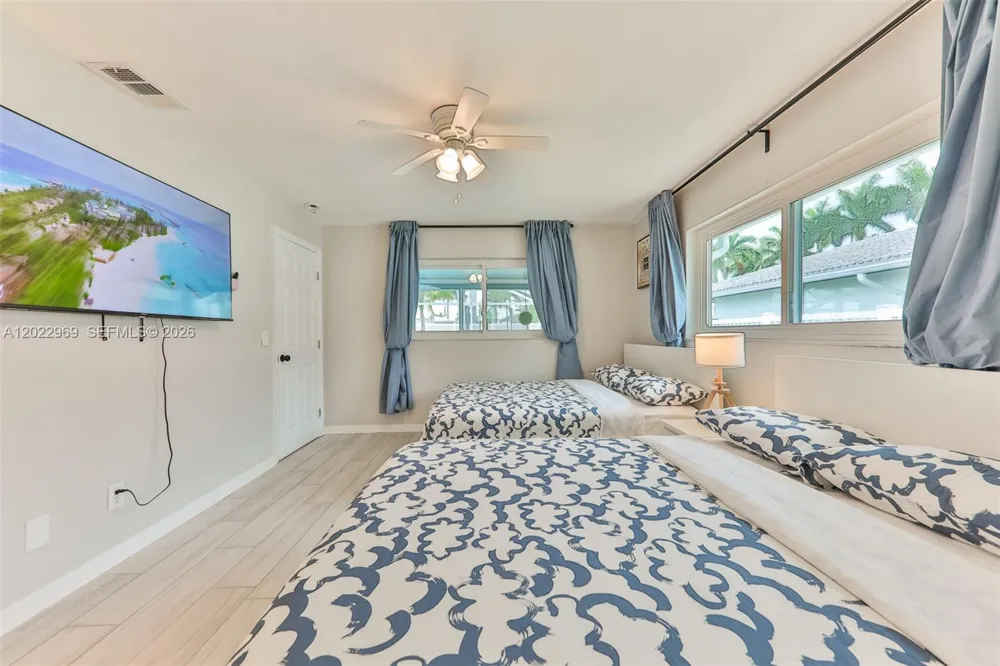 355 Bayshore Dr Cape Coral, FL 33904