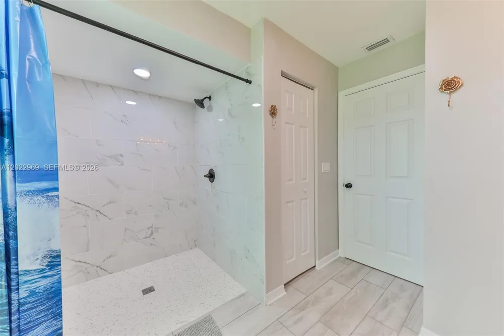 355 Bayshore Dr Cape Coral, FL 33904