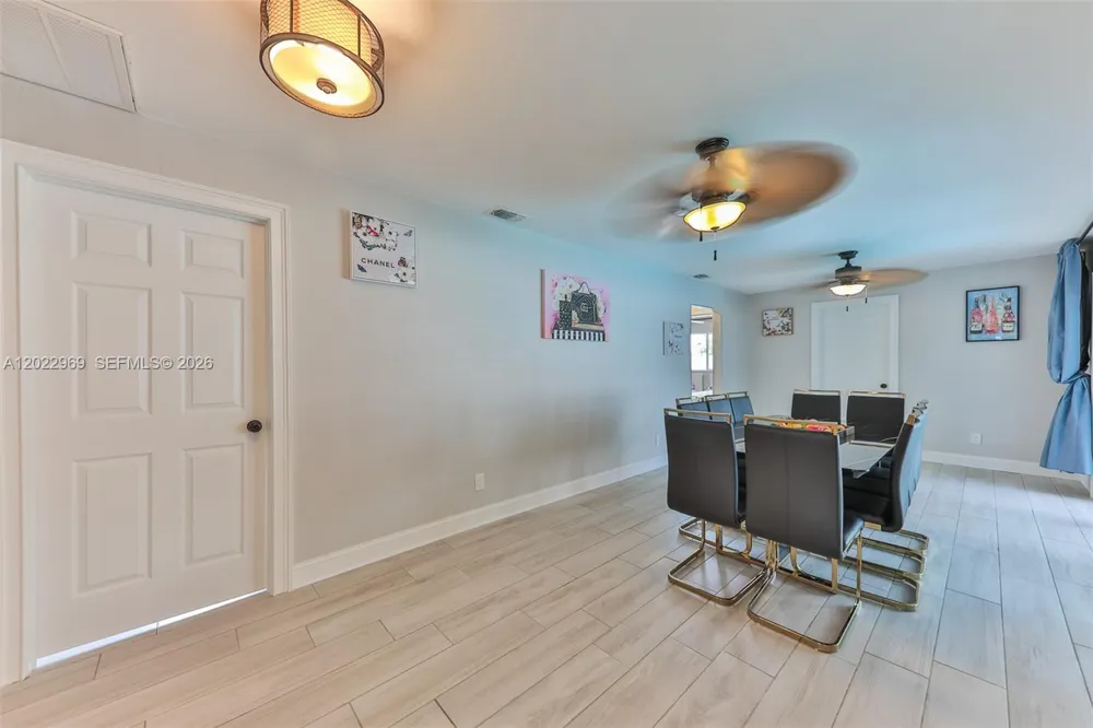 355 Bayshore Dr Cape Coral, FL 33904