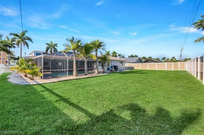 355 Bayshore Dr Cape Coral, FL 33904