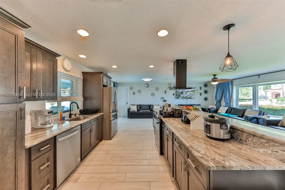 355 Bayshore Dr Cape Coral, FL 33904