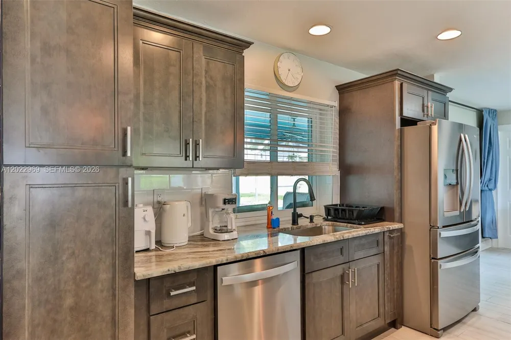 355 Bayshore Dr Cape Coral, FL 33904
