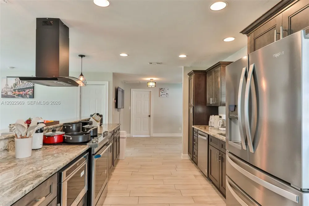 355 Bayshore Dr Cape Coral, FL 33904