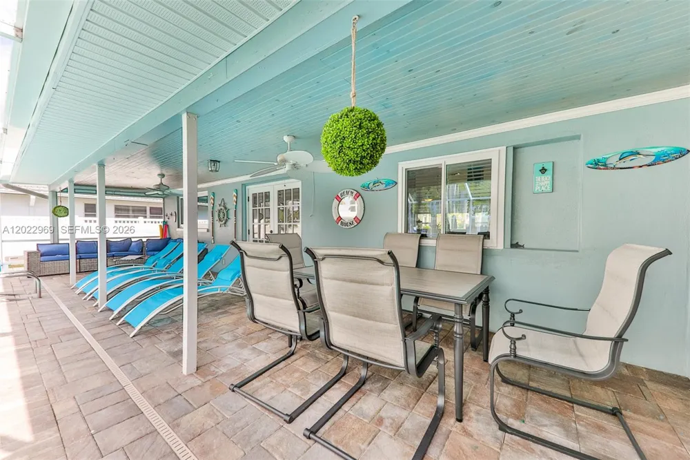 355 Bayshore Dr Cape Coral, FL 33904