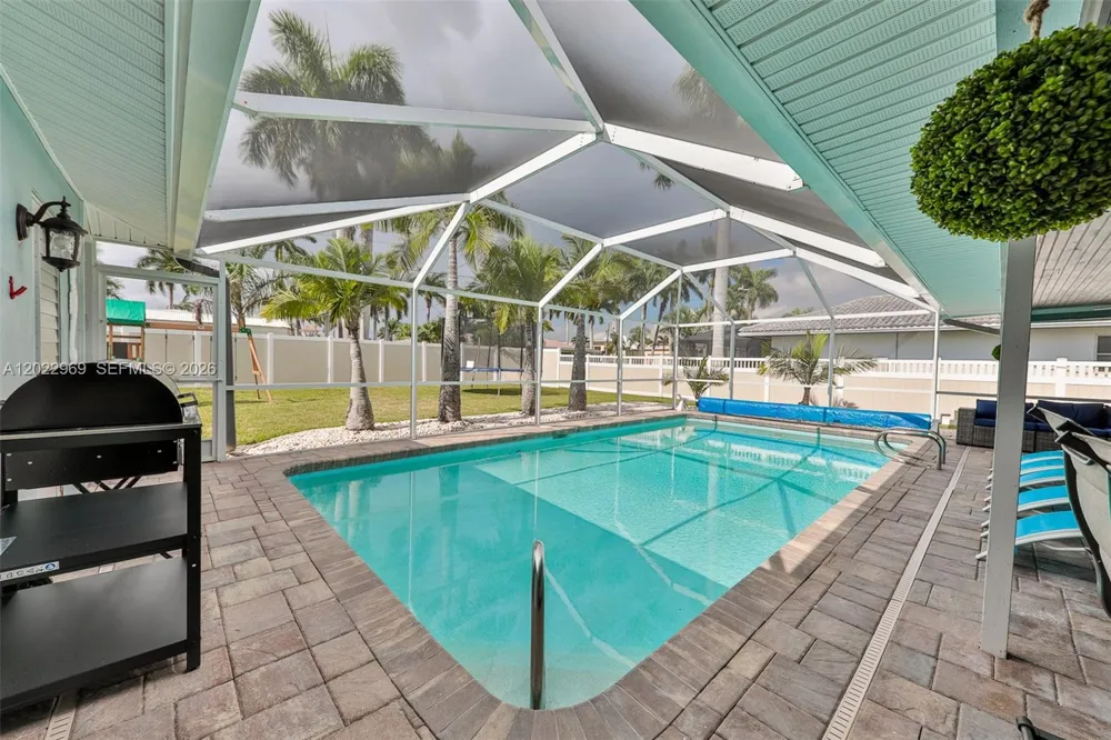 355 Bayshore Dr Cape Coral, FL 33904