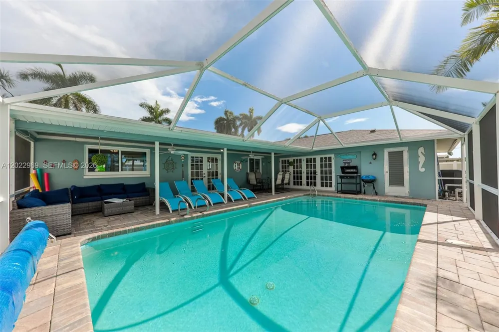 355 Bayshore Dr Cape Coral, FL 33904
