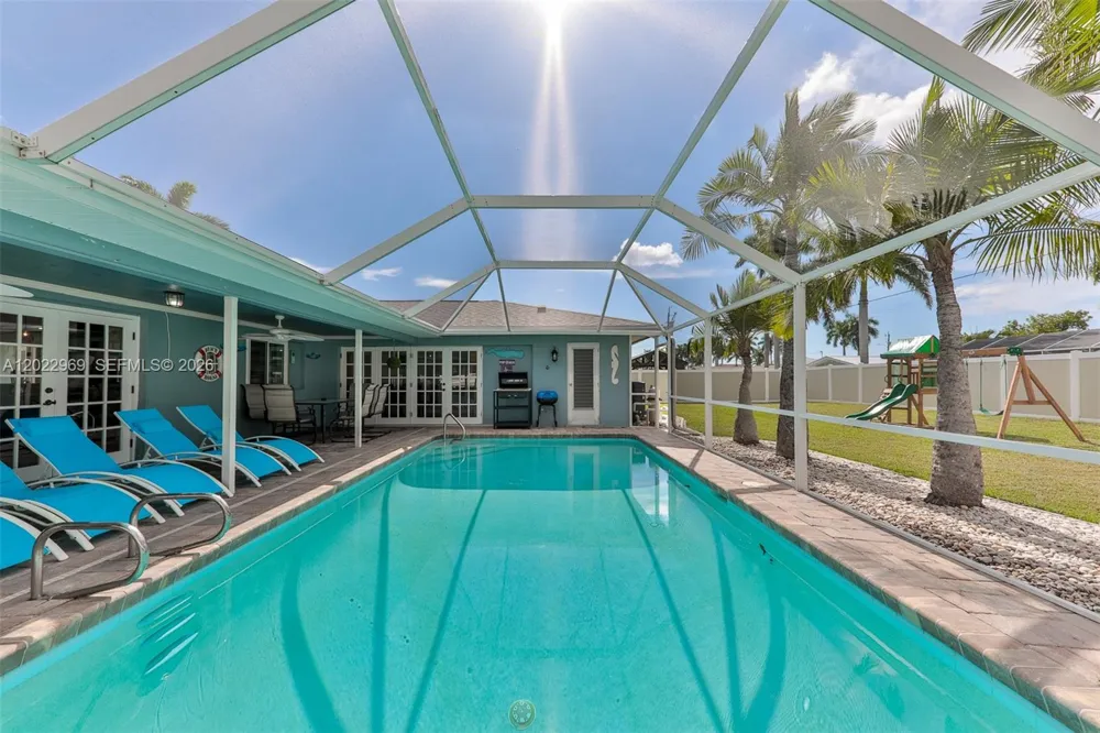 355 Bayshore Dr Cape Coral, FL 33904