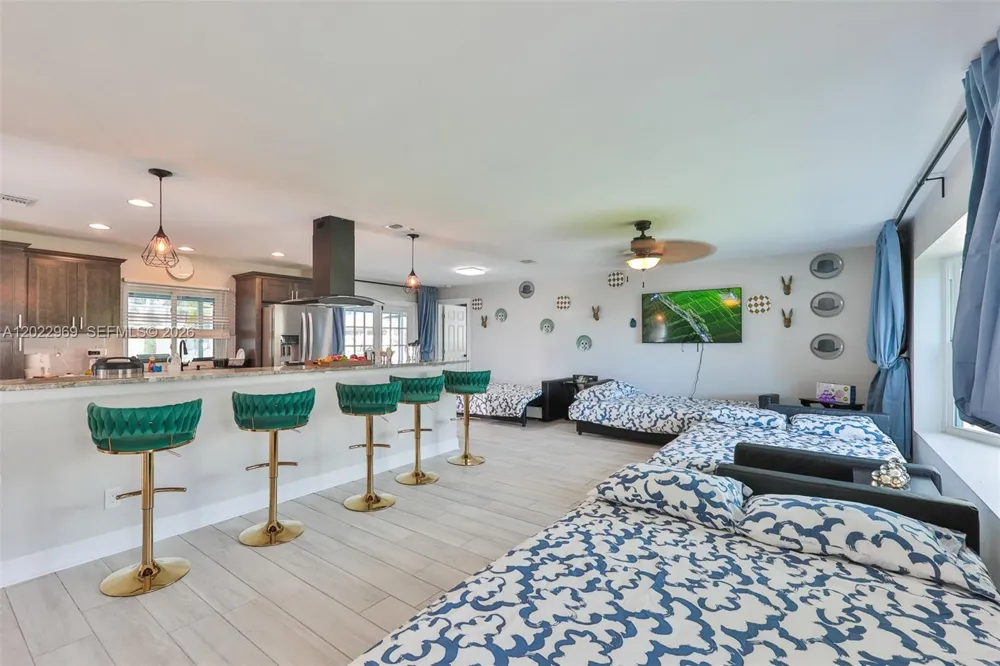 355 Bayshore Dr Cape Coral, FL 33904