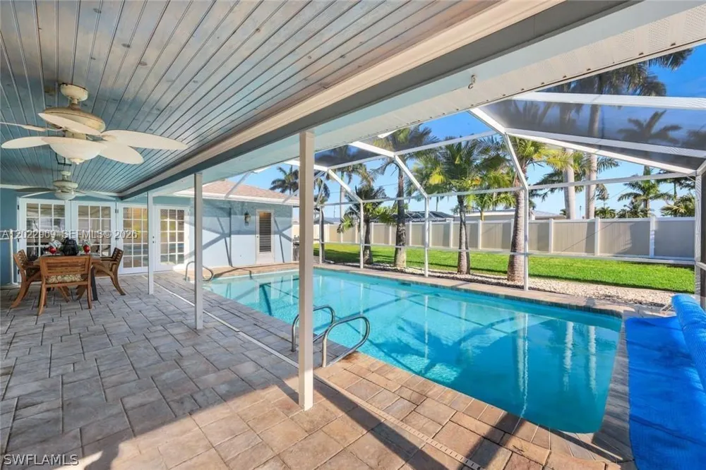 355 Bayshore Dr Cape Coral, FL 33904