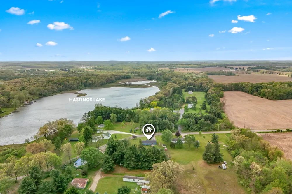 1240 E Hastings Lake Road Jonesville, MI 49250
