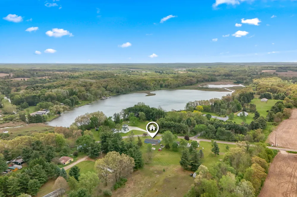 1240 E Hastings Lake Road Jonesville, MI 49250