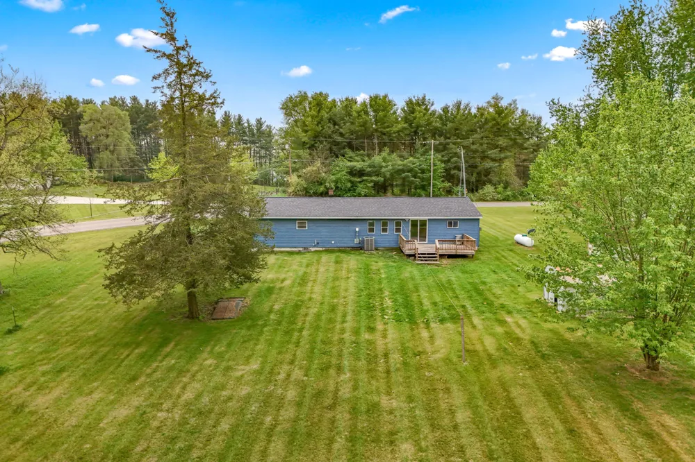 1240 E Hastings Lake Road Jonesville, MI 49250