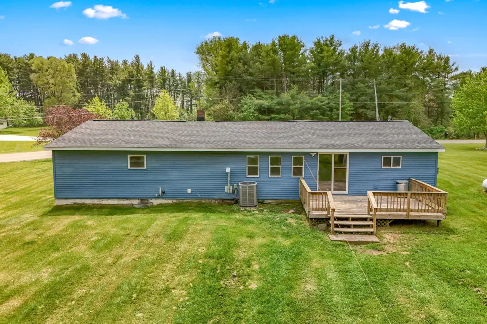 1240 E Hastings Lake Road Jonesville, MI 49250