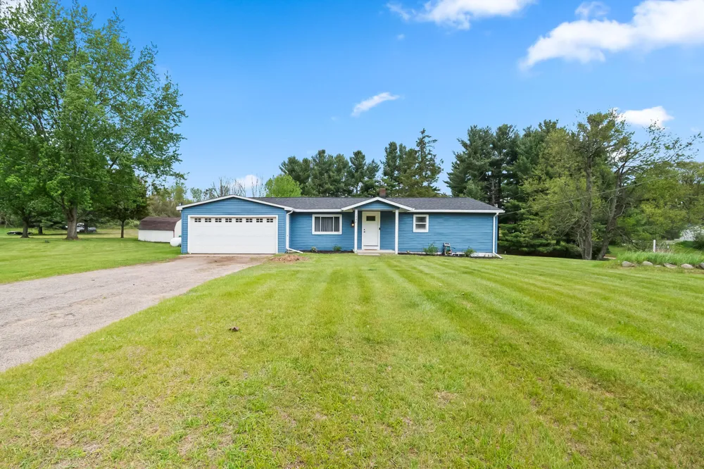 1240 E Hastings Lake Road Jonesville, MI 49250