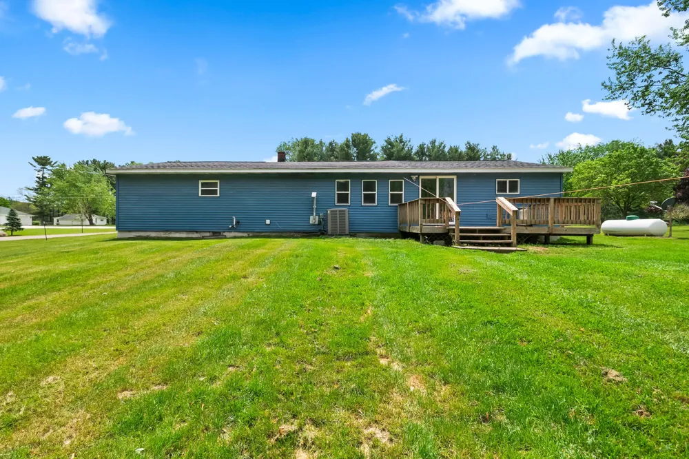 1240 E Hastings Lake Road Jonesville, MI 49250