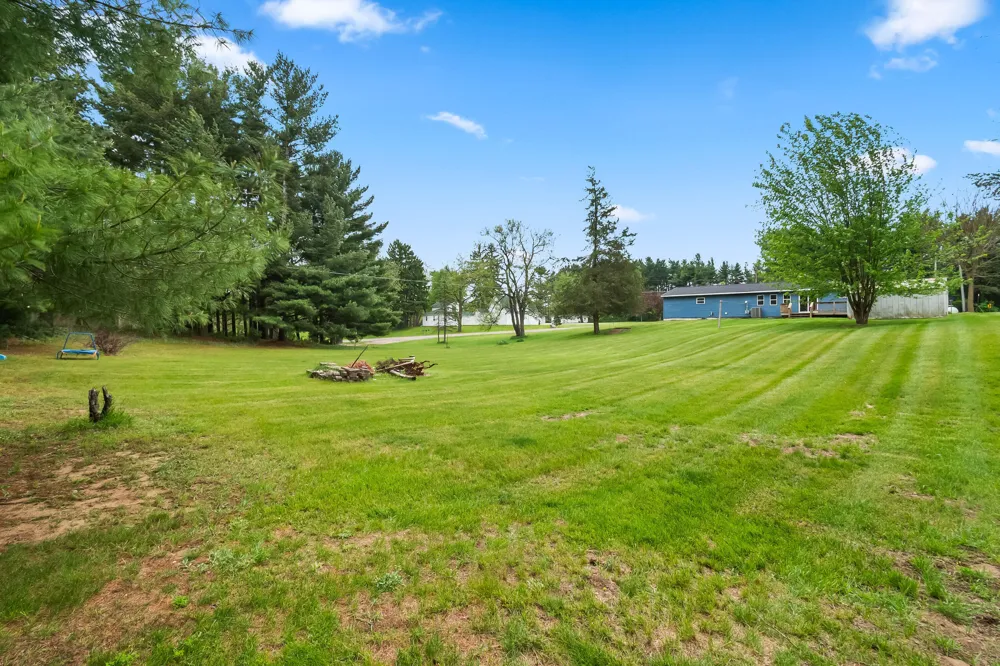 1240 E Hastings Lake Road Jonesville, MI 49250