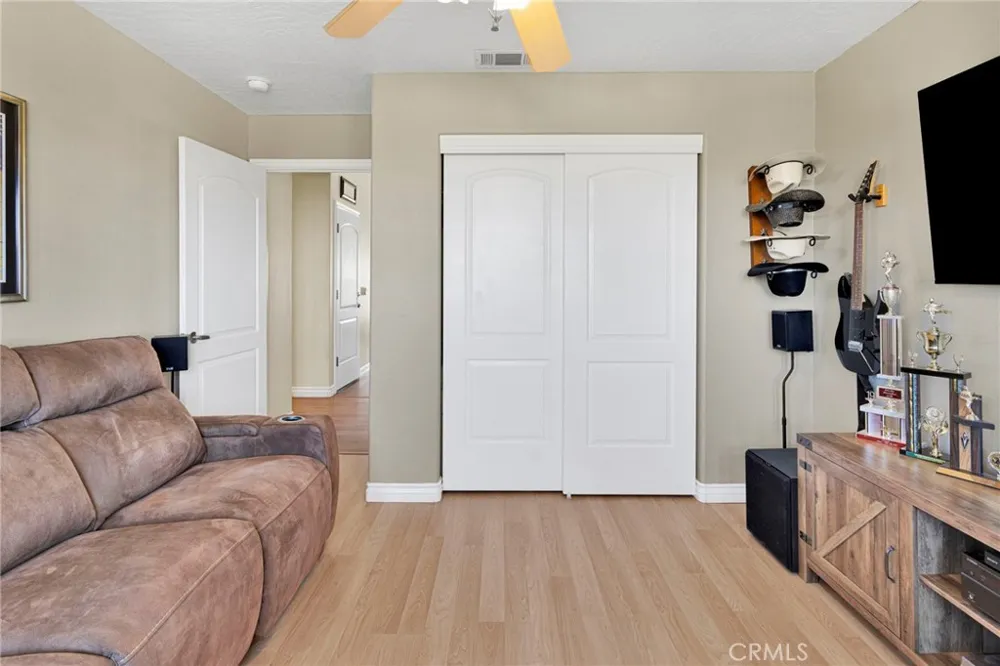 5137 Cygnet Phelan, CA 92371