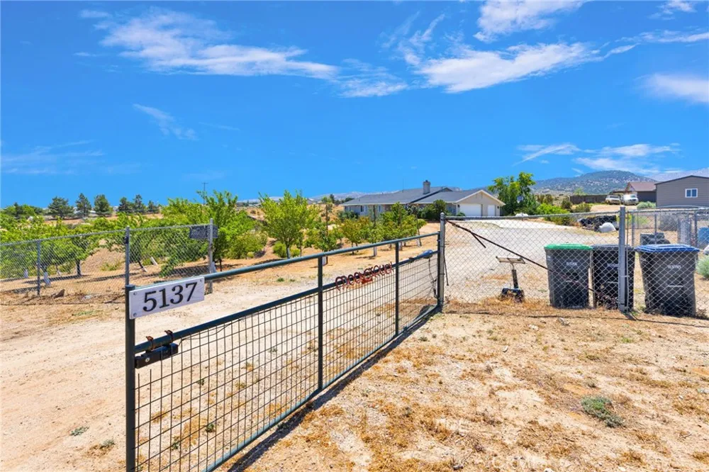 5137 Cygnet Phelan, CA 92371
