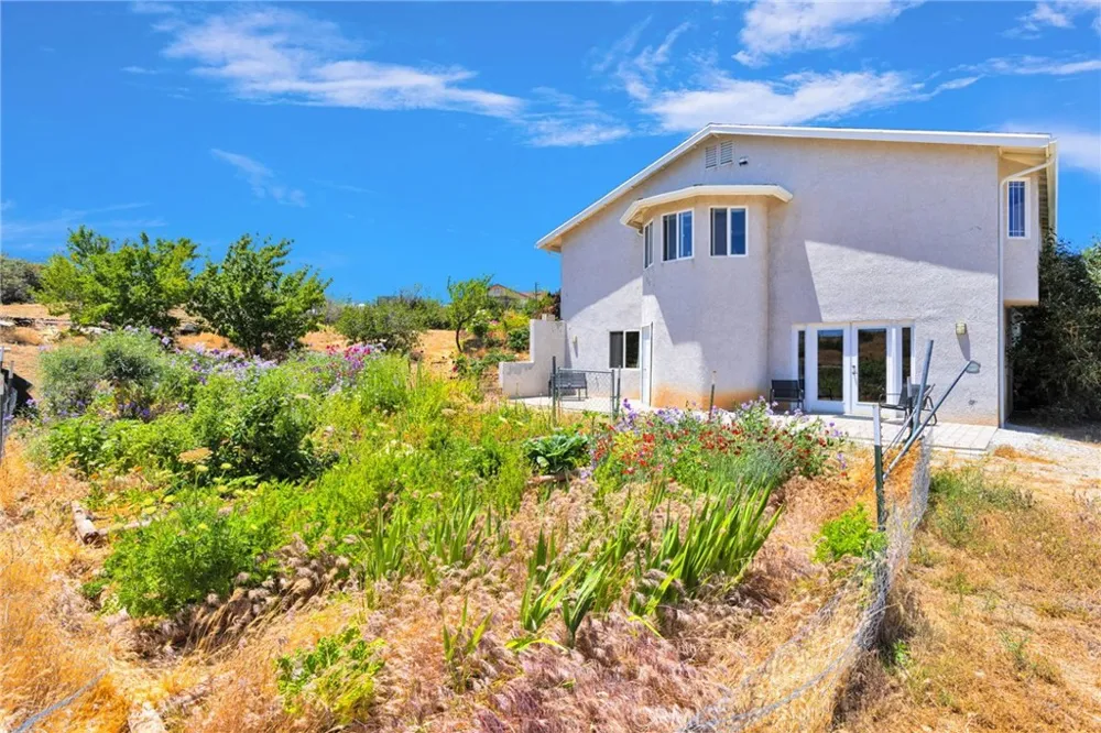 5137 Cygnet Phelan, CA 92371