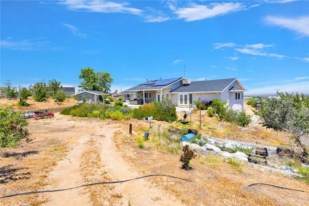 5137 Cygnet Phelan, CA 92371