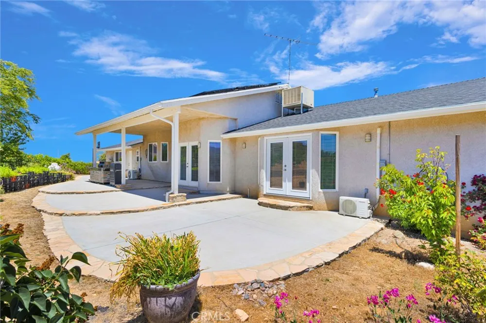 5137 Cygnet Phelan, CA 92371