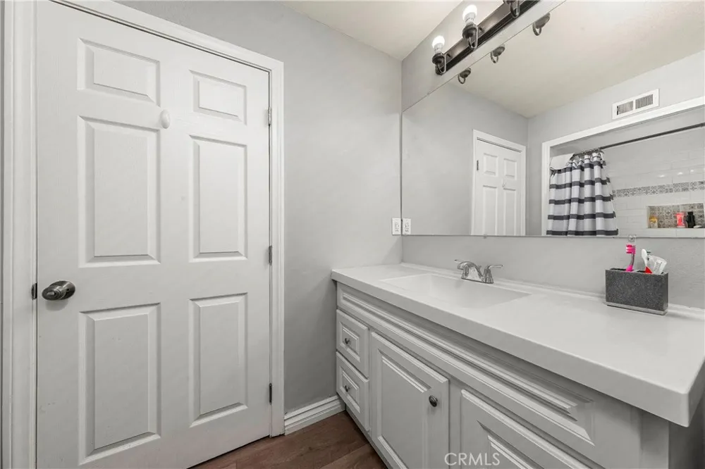 45046 18th W Lancaster, CA 93534