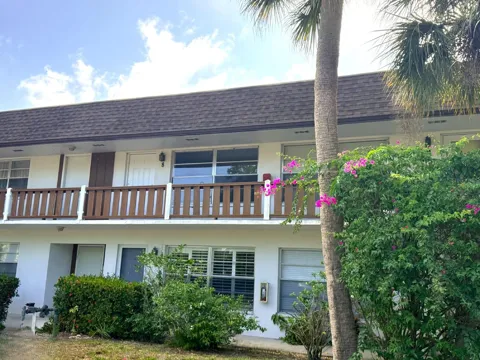 2 QUAILS RUN BOULEVARD #8